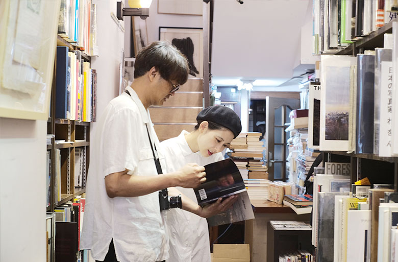 Emma＆Nori-san Kanda Jimbocho Old Book Walk