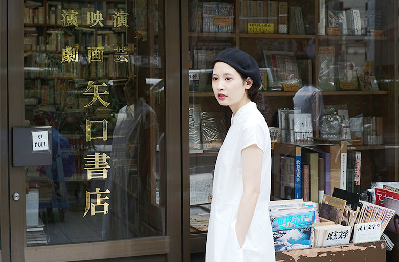 Emma ＆ Nori-san Kanda Jimbocho Old Book Walk